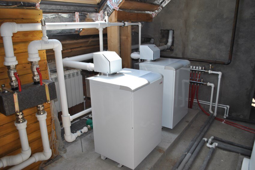 Турбо надставка для напольного газового котла бакси слим. Отопление котельная. Установка напольного газового котла. Напольный котел в частном доме. Напольный газовый котел в квартире.