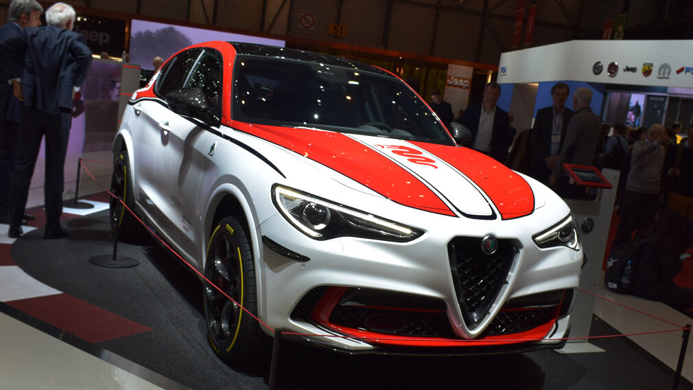 Alfa Romeo Stelvio Quadrifoglio наглядно показывает, что у компании есть богатая гоночная история