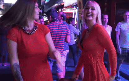 Работницы русских баров - на Walking Street. 