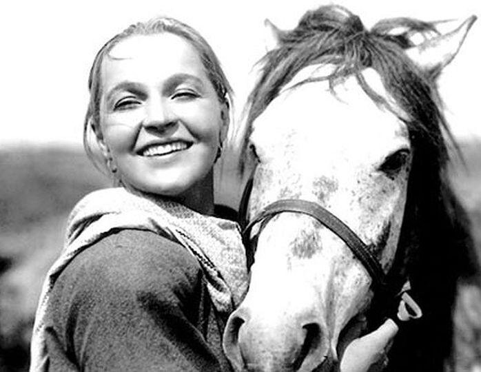 Вера Марецкая в фильме «Член правительства» (1939 г).