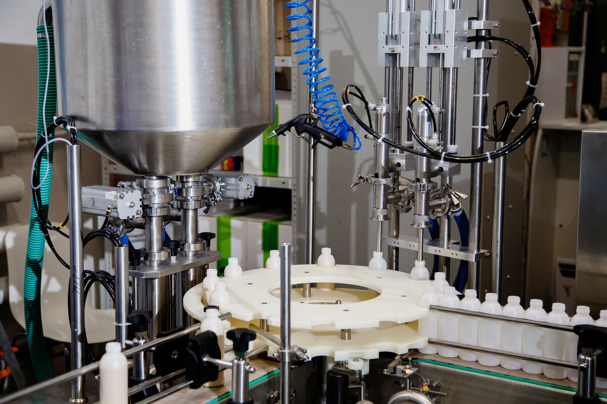 сырье для производства косметики. завод производства кос. производство косметики. производство косметического сырья.