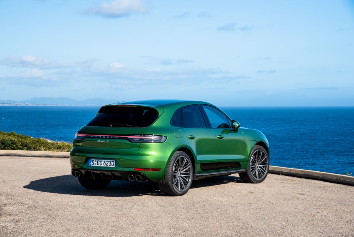 Включи macan s. Porsche Macan 2019. Порше Макан новый. Porsche Macan s. Порше Макан зеленый.