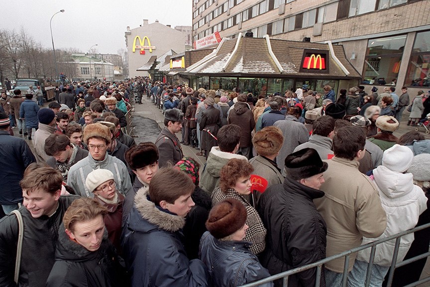 31 января 1990 года в Москве: огромные очереди в первый открывшийся «Макдональдс»