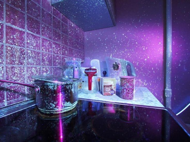 Пример работы ультрафиолетового обеззараживателя для помещений от Саратовского завода