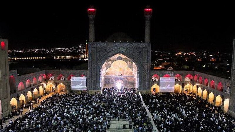 Ночь могущества и предопределения ляйлятуль-кадр 2021. Ночь предопределения ляйлятуль кадр. Рамадан ночь предопределения. Лайлатуль кадр ночь предопределения. Ночь предопределения лучше тысячи.