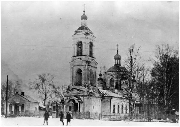Фото церкви в центре Уреня