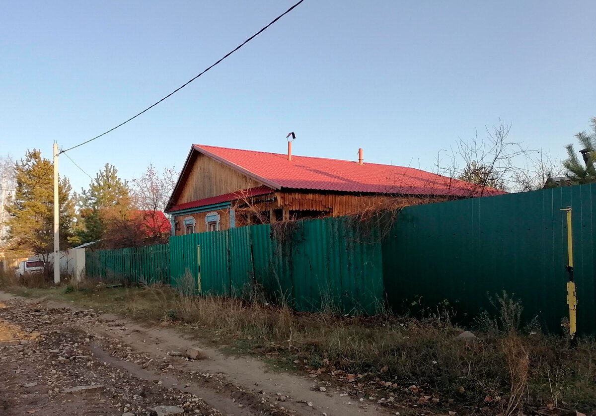 Вполне неплохие домики все также на дровах...