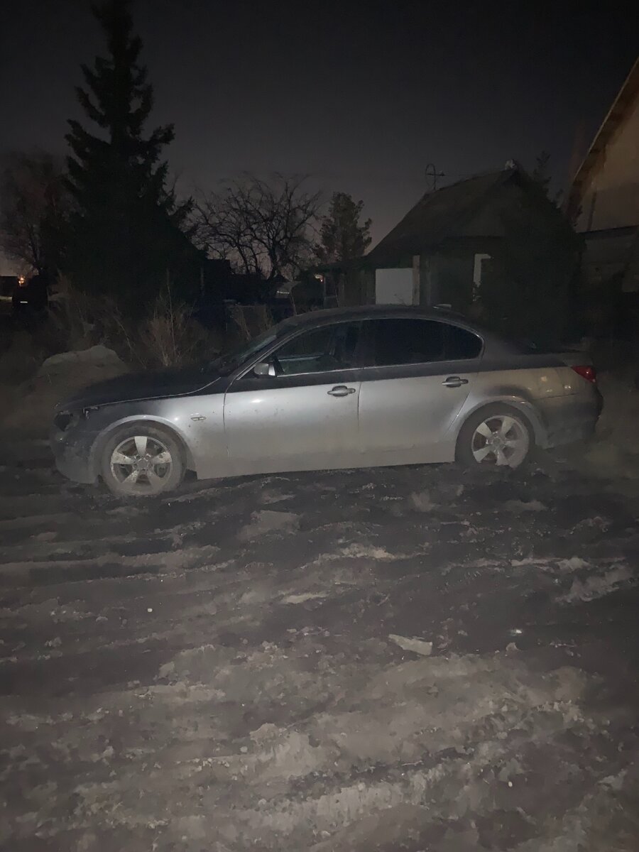 Смотрел в темноте)