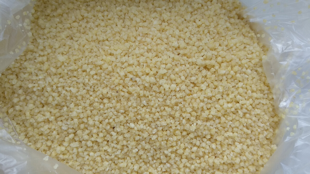 Кус-кус промываем проточной водой.