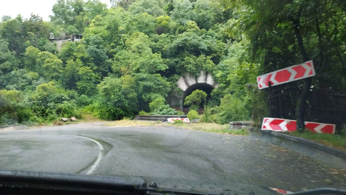 Законсервированный тоннель в Абхазии.