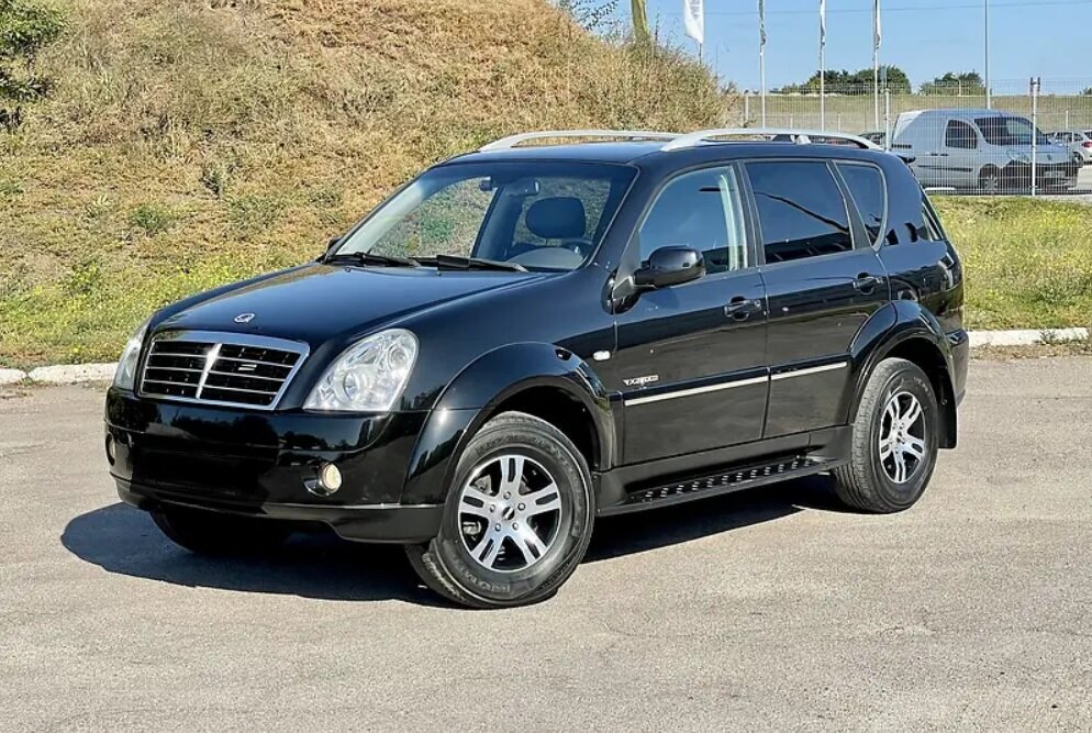 СсангЙонг Рекстон.