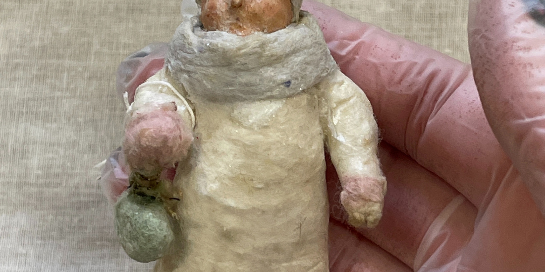 Во что превратится ватная елочная игрушка через сто лет