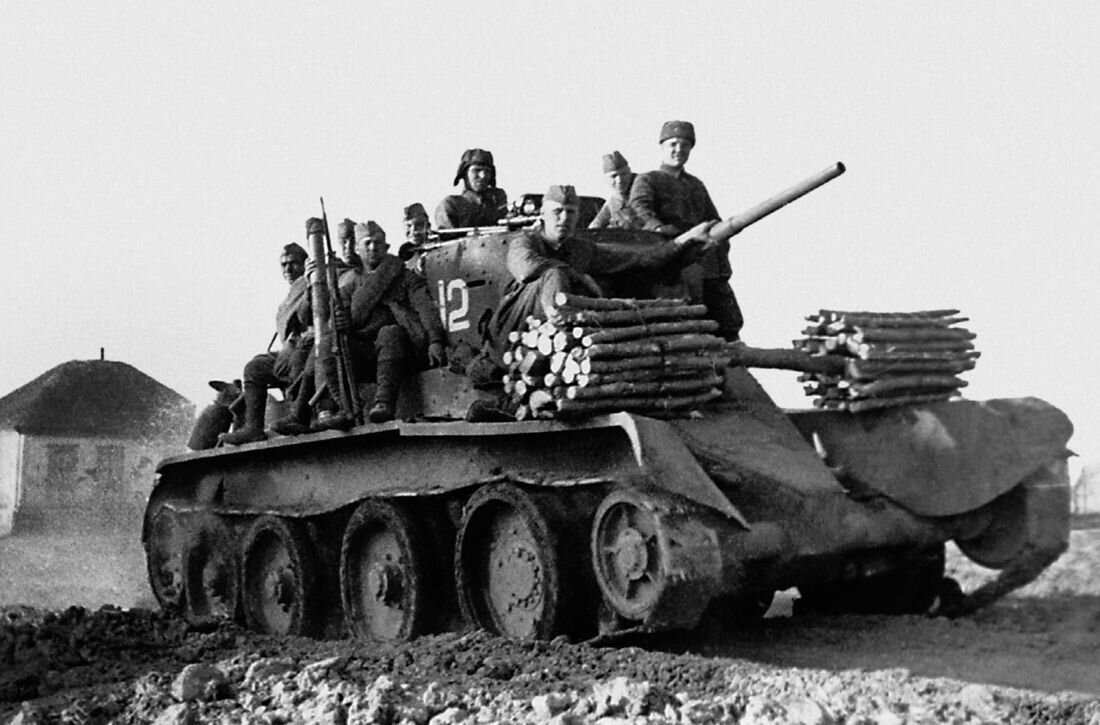 кв 1 1941 года. танк кв-1 в бою. кв-1 1941. кв 1 танк ссср. экипаж танка кв-1.