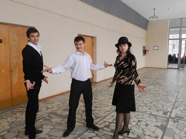 Потенциальные артисты Цирка дю Солей - слева направо: Валентин, студент не из моей подгруппы и я