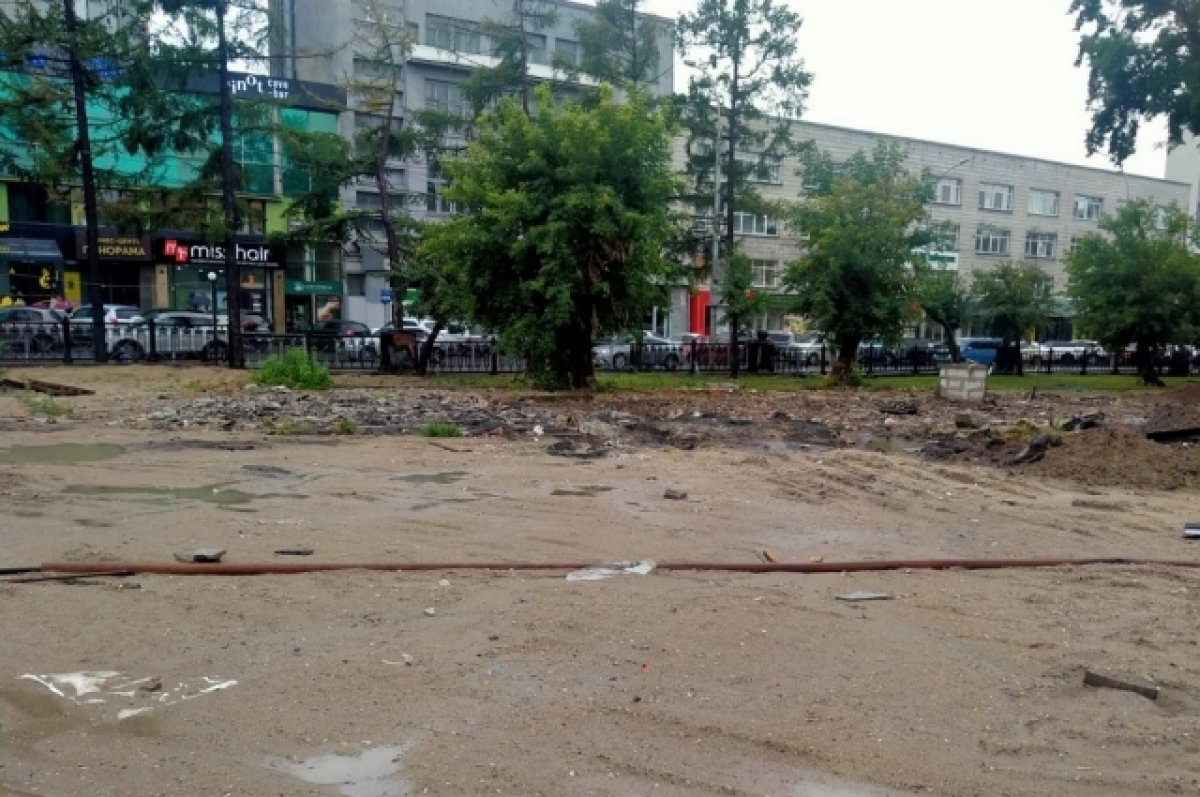    В Новосибирске по решению суда снесли кафе Carl’s Jr