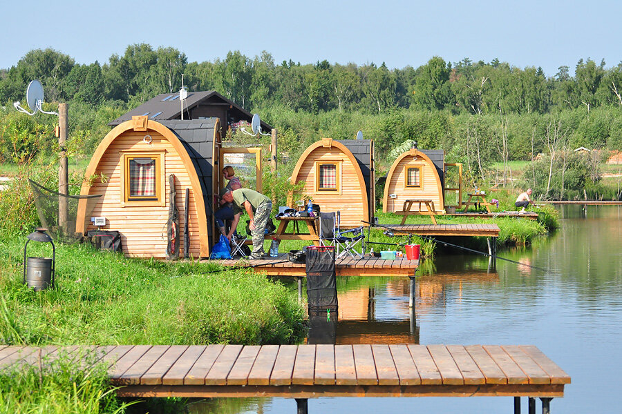 Рыболовные клубы и базы отдыха Московской области предлагают своим гостям разные варианты размещения.-2