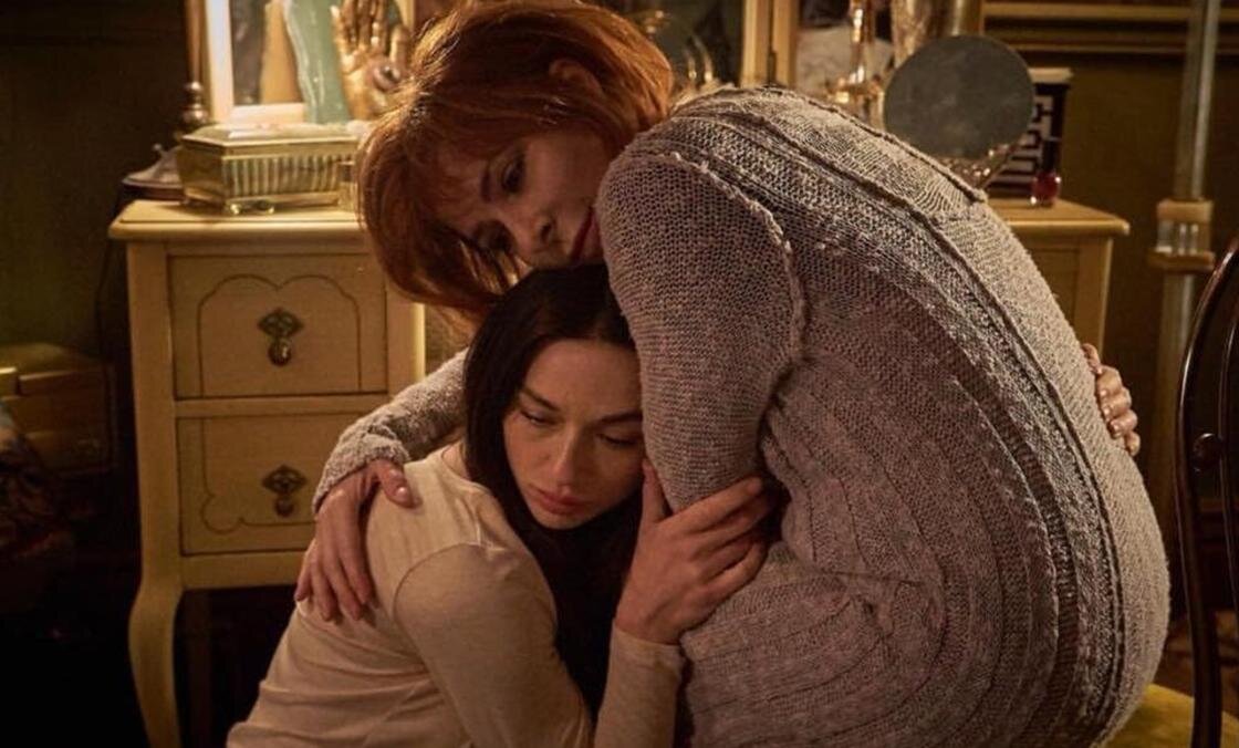    Милен Фармер и Кристал Рид в фильме «Страна призраков» (2018):IMDb