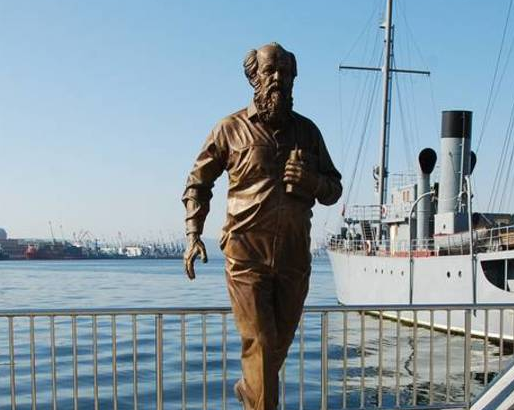 Памятник Солженицыну