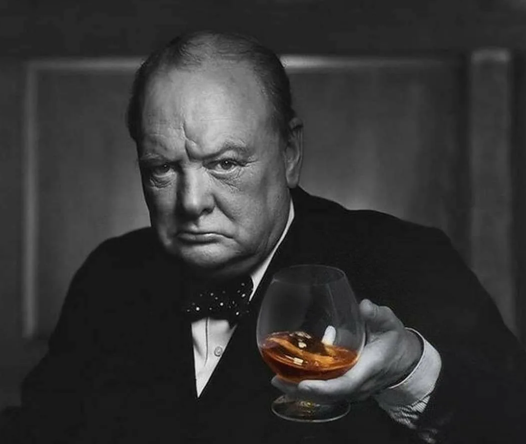 Рита леви-монтальчини вино. Великие люди пьют. Человек пьющий пиво. Высказывания про алкоголизм. Гагарин на пивзаводе карлсберг.