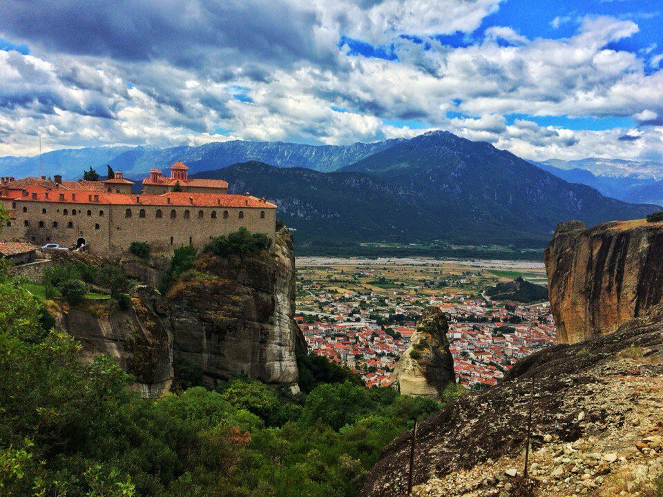 Вид на деревню Каламбака с вершин Метеор