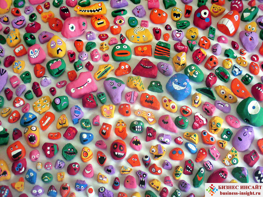 Раскрась камни и расставь их по городу в случайных местах