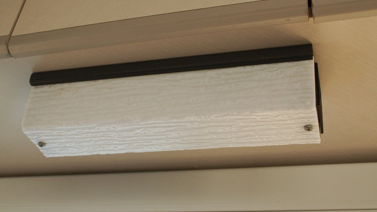 Плафон освещения.