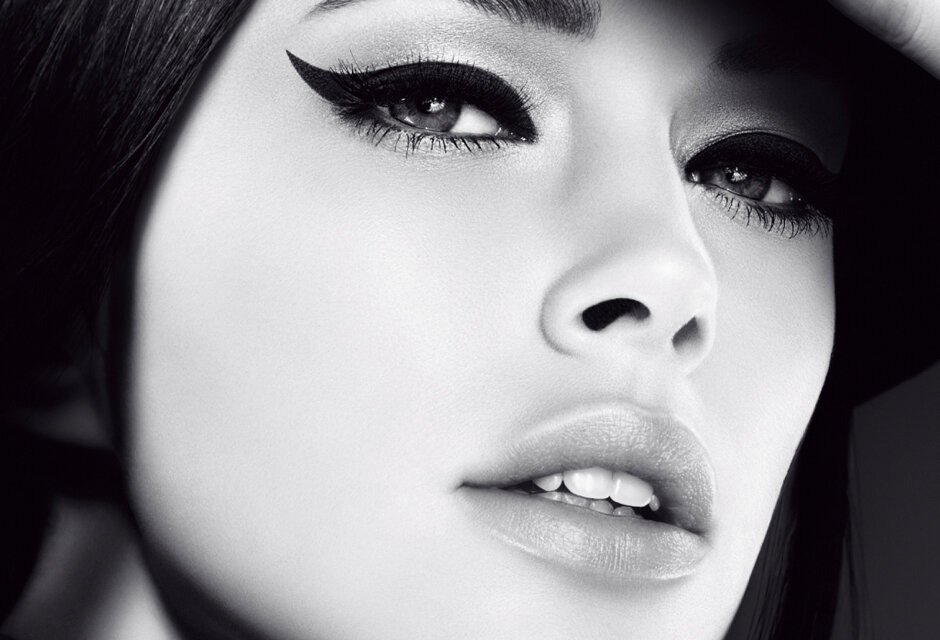 макияж со стрелками. красивый макияж. девушки со стрелками на глазах. стрелки на глазах. девушка со стрелками.