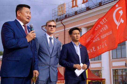 
Вячеслав Мархаев, Виктор Малышенко и Баир Цыренов (прошел по одномандатному округу)