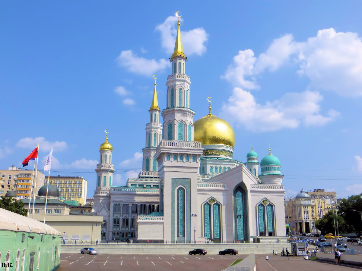 Мечети москвы фото. Мечеть Московская Соборная мечеть. Минарет Московской Соборной мечети.