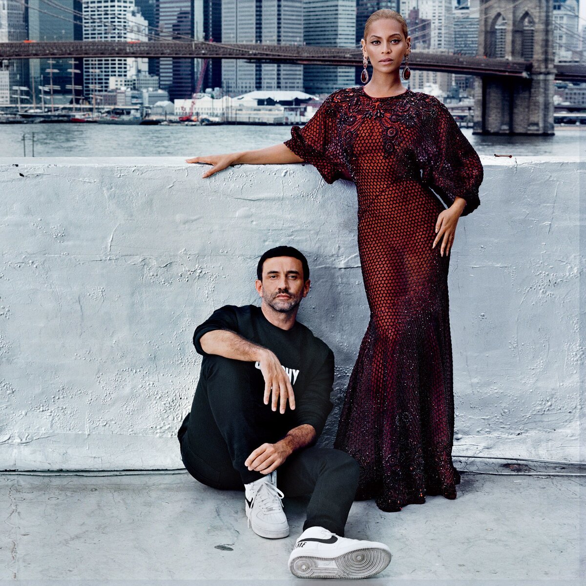 https://assets.vogue.com/photos/5a96f1df7cea34278b6681cb/master/pass/promo-04-riccardo-tisci.jpg
