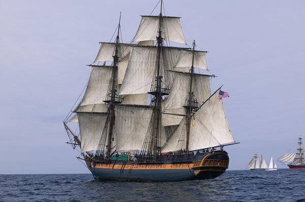 https://i.pinimg.com/736x/fc/0c/1b/fc0c1bbcef1dd49d973f5387f741e1e5--sail-boats-pirate-ships.jpg