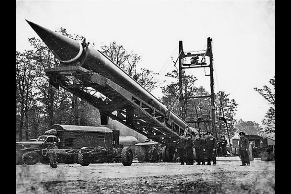 Советские ракеты на кубе 1962. Советская баллистическая ракета р12. Ядерные ракеты на Кубе 1962 год. Ракетный комплекс р-12 (8к63, SS-4, Sandal). Ракеты на Кубе 1962.