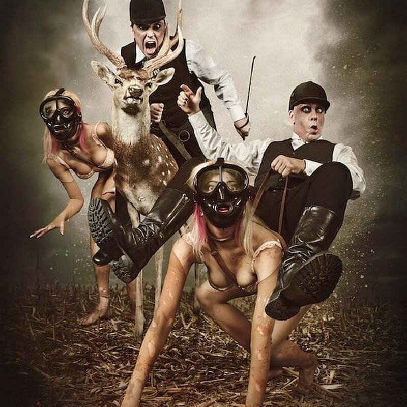 Серия постеров, созданных для продвижения альбома «Skills In Pills» в 2015 году, до сих пор пользуется большим спросом в магазине мерча. 