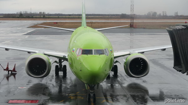 Boeing 737 MAX 8 авиакомпании S7 Airlines  в аэропорту Новосибирска