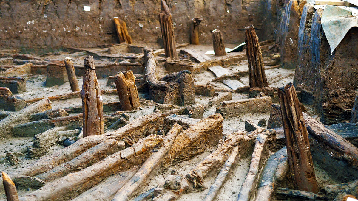 Раскопки древней Помпеи. Археологические находки бронзового века. Руины Помпеи.