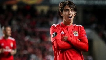 Фото: uefa.comРанее, напомним, Жоау Фелиш, открыв счет в поединке с немцами, стал самым молодым автором гола в Лиге Европы в истории «Бенфики» и всего португальского футбола. Затем тинейджер оформил дубль.
