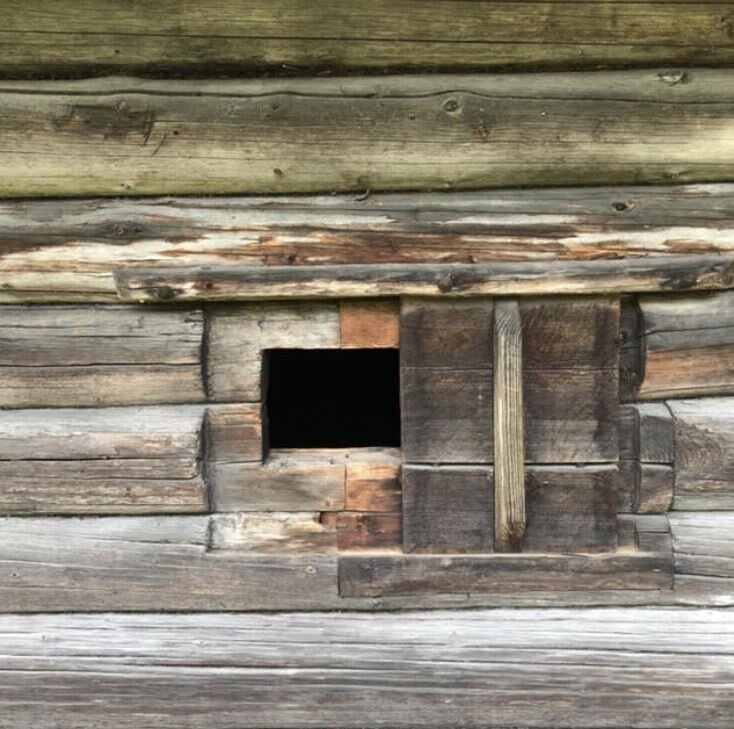 Некоторые открывались вправо. 