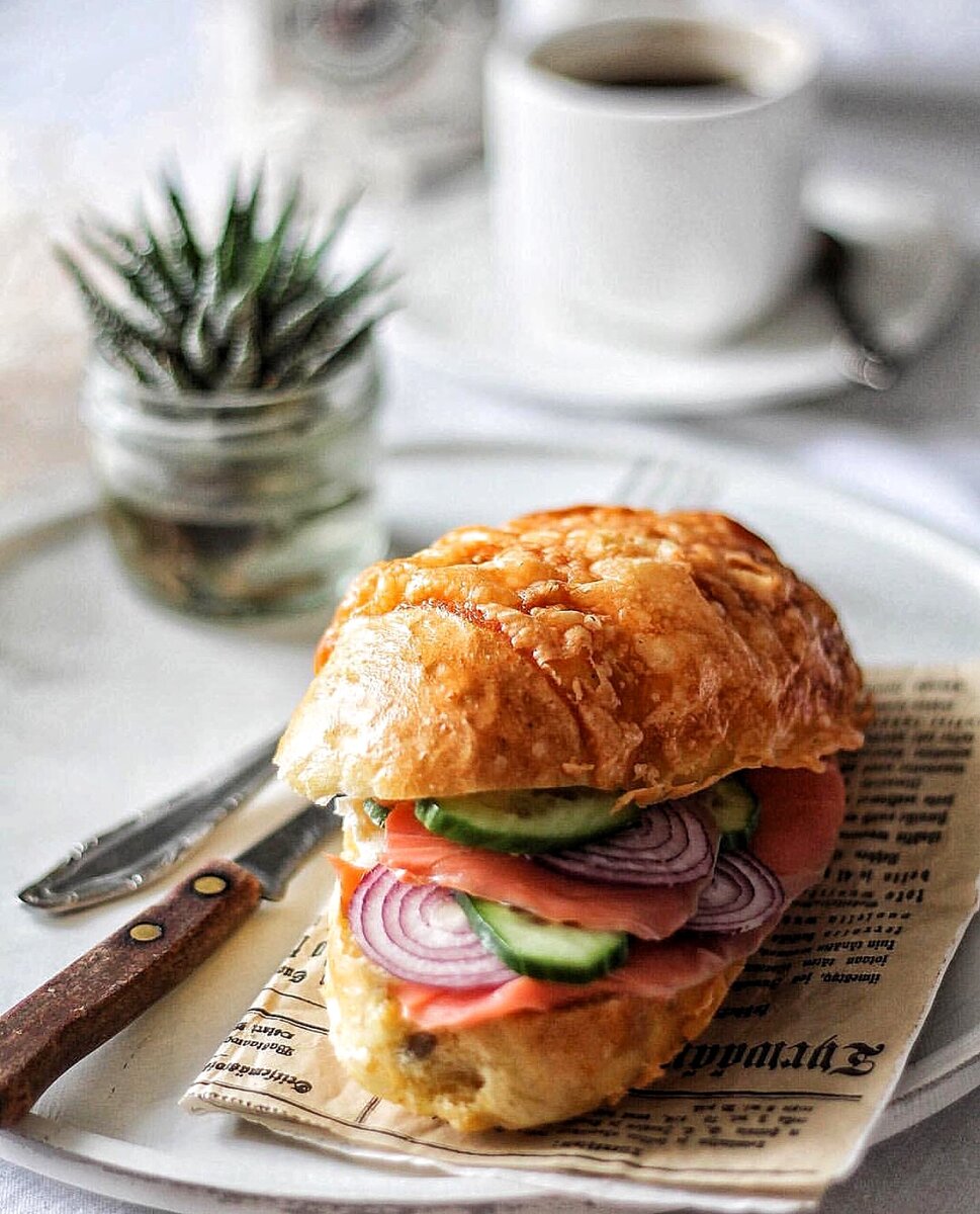 Сэндвич с красной рыбой 