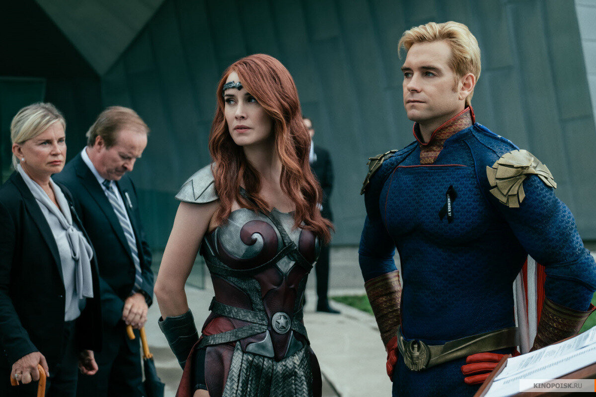  Доминик МакЭллигот и  Энтони Старр в ролях Королевы Мэйв и Хоумлэндера соотвественно