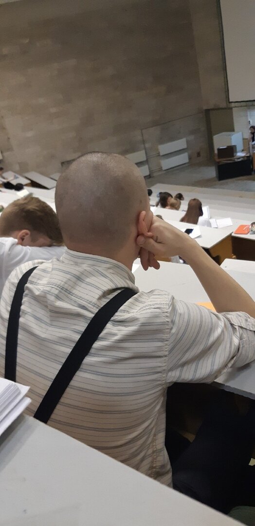 Порой студенты становятся слишком спортивными...