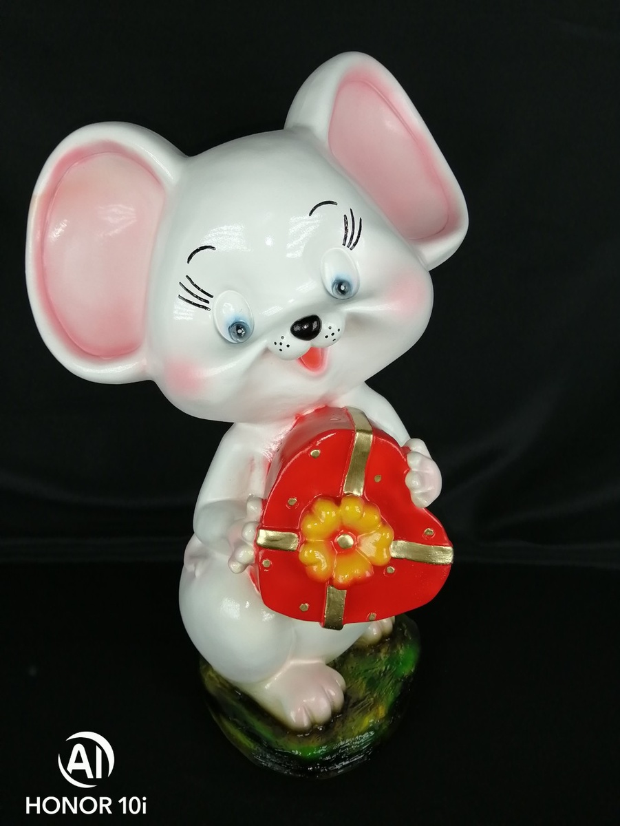 Особое внимание стоит обратить на потомство. Крыса - знатный семьянин. Помните, что это умное животное, и действовать по стандартной схеме — совсем не в ее характере. Хотите добиться большего? Тогда придумывайте оригинальные подходы, креативьте! И помните: любую задачу можно осилить сообща.