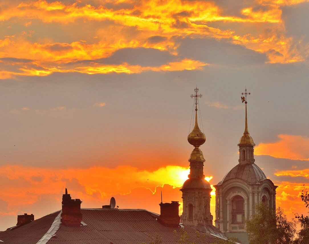 Никольская Церковь, Владимир на закате