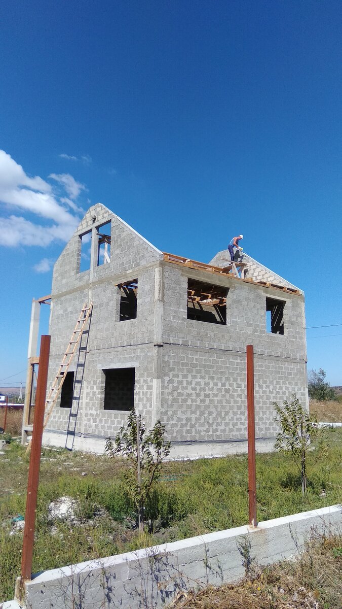 Освоил кладку блоков.