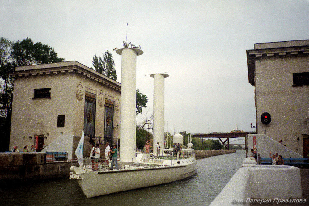 То самое судно, с которого пропал подвесной мотор.
