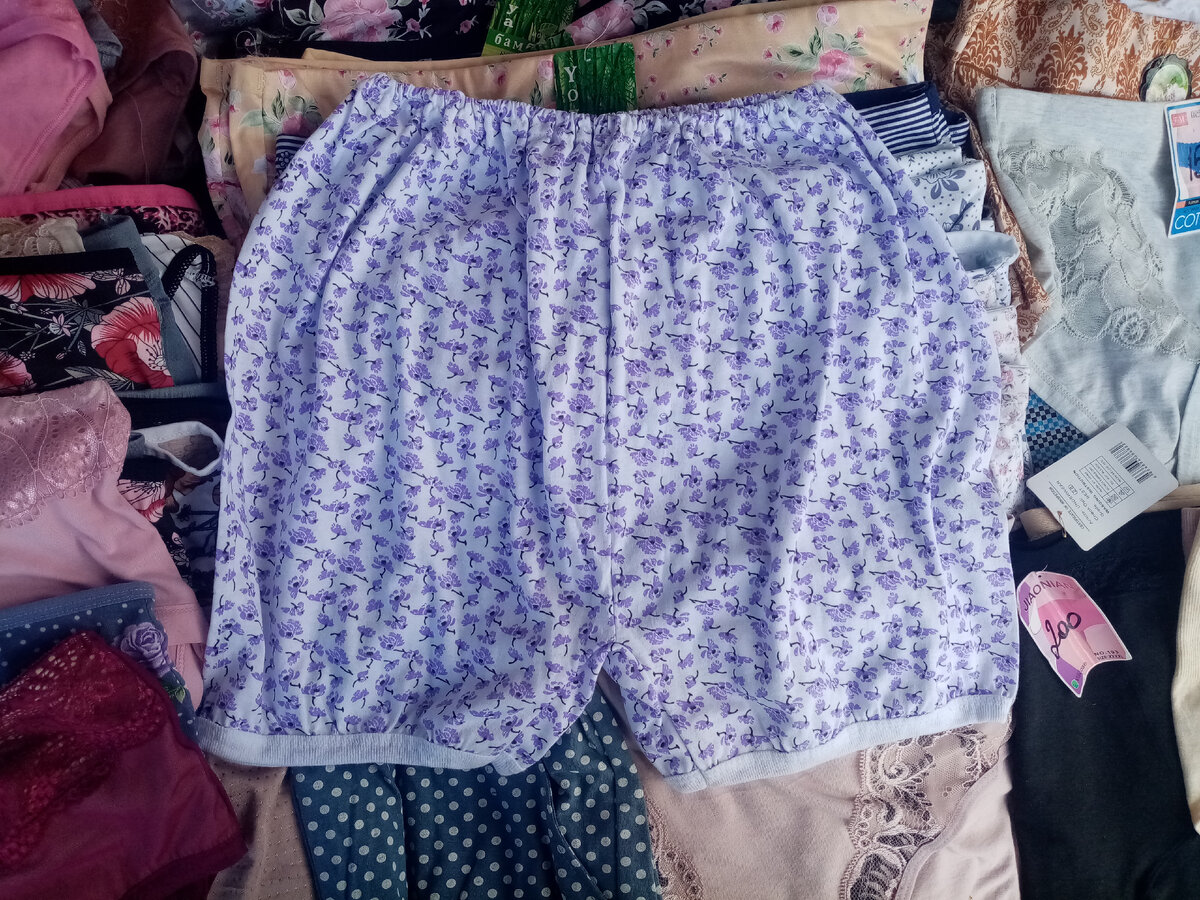 Вот таких. В итоге, и их осталось по 4 пары каждого вида, соответственно, нет нужных размеров) 