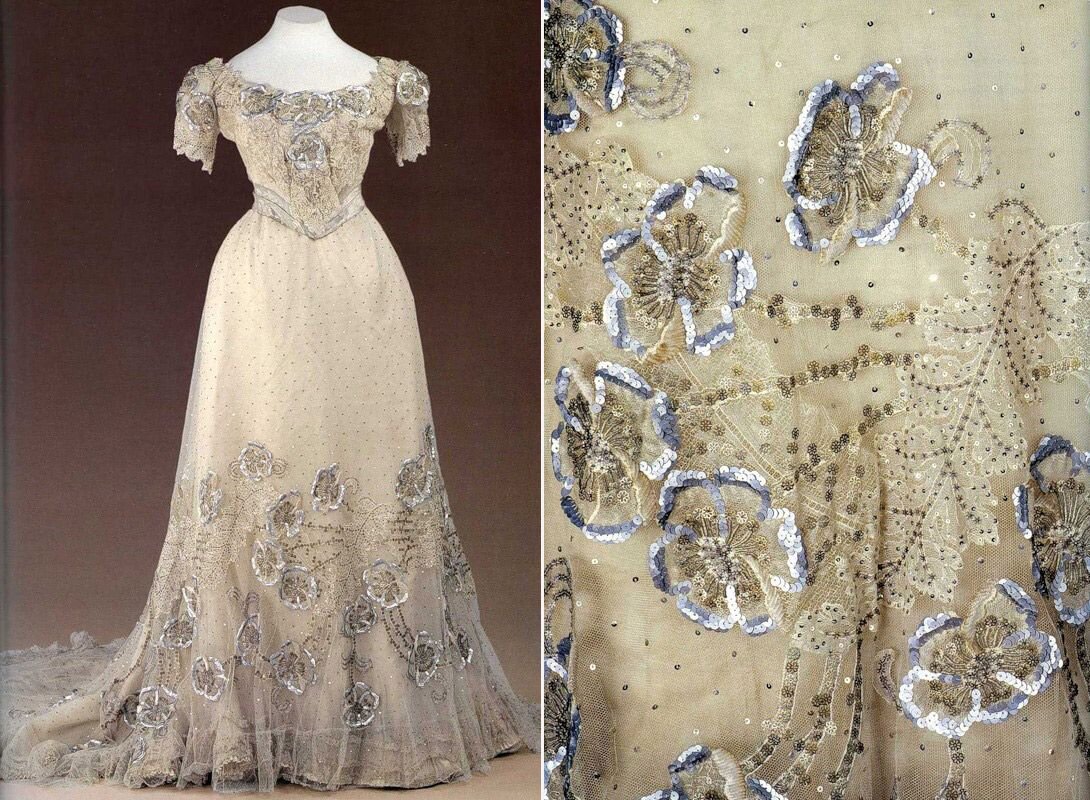 Платье из мастерской Надежды Ламановой.