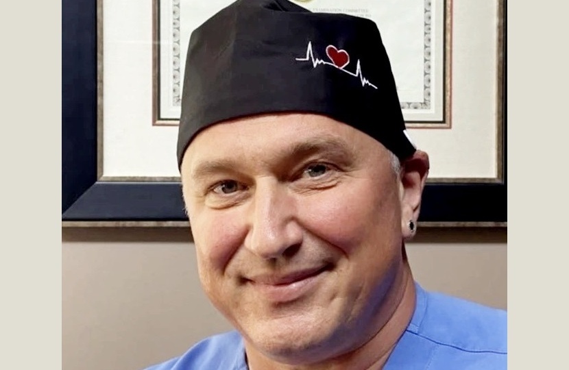 Пластический хирург Владимир Плахотин продолжает раскрывать тайны "звездной пластики"