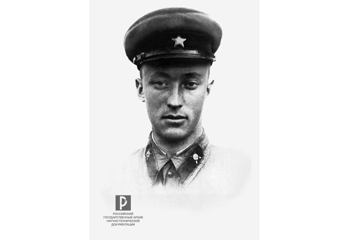 О.Г. Ивановский во время службы в погранвойсках в Перемышле в канун Великой Отечественной войны. [1941 г.]. РГАНТД. Ф. 289. Оп. 1. Д. 100. Л. 1 