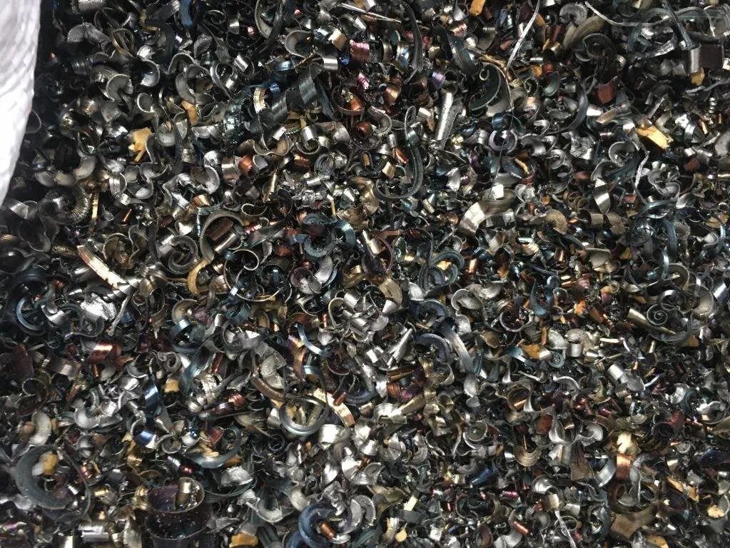 Железная стружка выглядит так в большинстве случаев. Кто-то может сдавать партиями свыше 50 кг, а кто-то и вовсе по несколько тонн. Обыватели же сдают от 3-5 кг