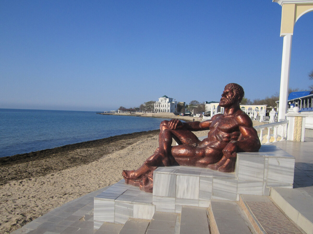 Евпатория, центральный пляж. Фото из личного архива автора